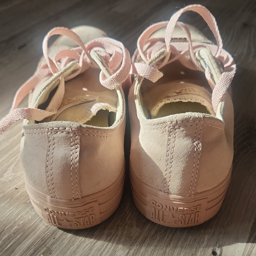 Like NEW- Converse Light Pink SUEDE Rose Gold All Star Shoes Size 6 - Picture 5 of 8